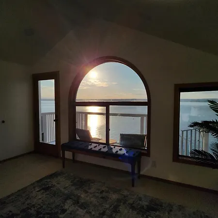 Warm Beach House Stanwood